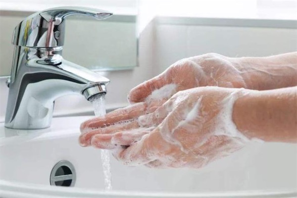 染头膏在手上怎么洗掉