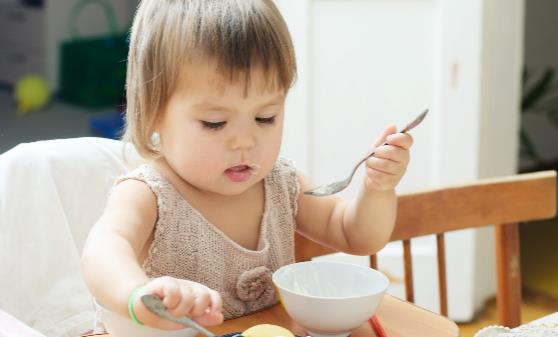 宝宝多大添加辅食比较合适 宝宝辅食的添加原则分享