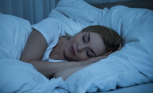 侧卧可以预防打呼噜吗 长期右侧睡有什么危害