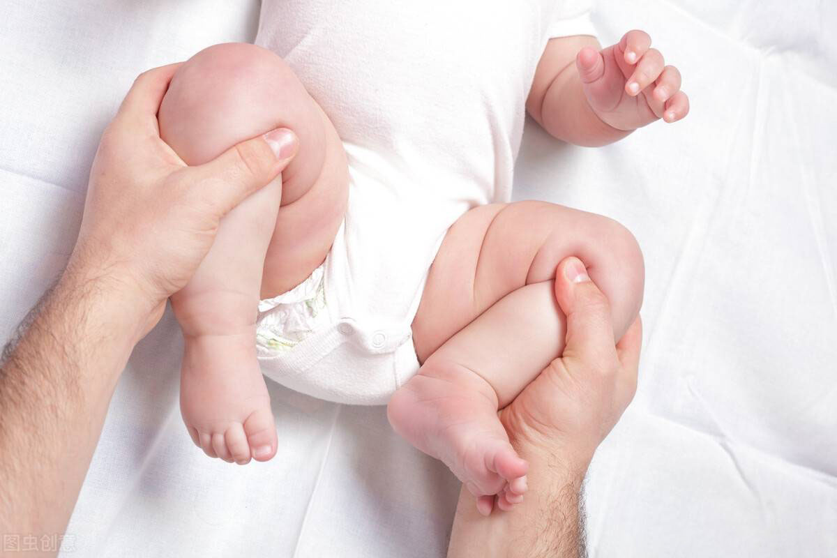 宝宝臀纹或腿纹不对称，一定是髋关节发育不良吗？