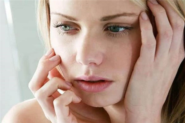 干性肌肤要怎么保养 敏感性肌肤可以化妆吗
