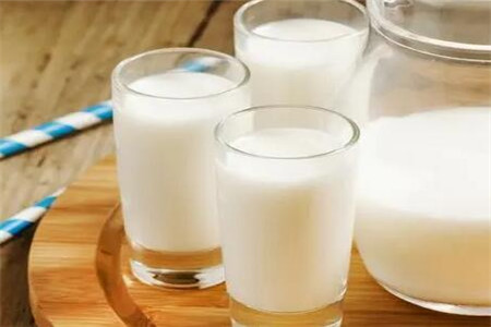 空腹喝牛奶好不好？关于牛奶的禁忌
