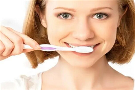 拔牙后多久可以刷牙，注意做好五件事