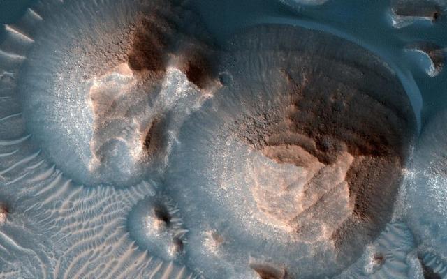 行星科学家发现火星上的 Arabia Terra 地区曾有水存在