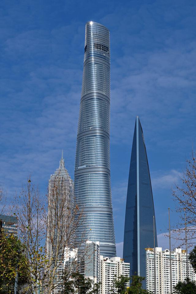 上海的超高层地标建筑比深圳还是略胜一筹