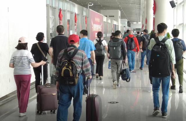 襄阳机场五一小长假机票价格比去年同期便宜100元