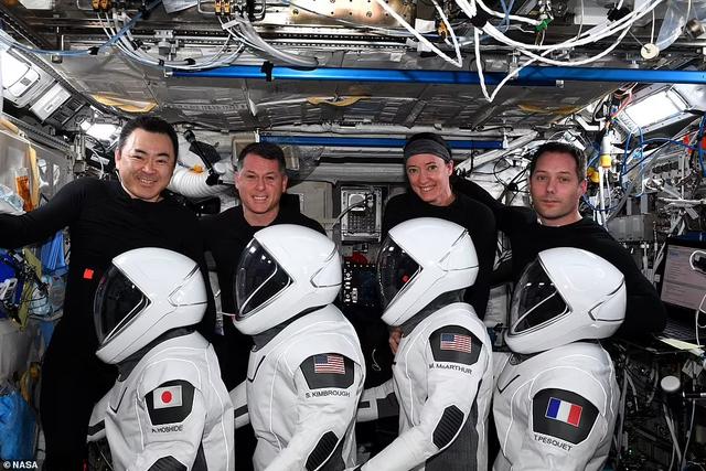 SpaceX太空舱厕所停用，空间站宇航员穿“尿不湿”返航