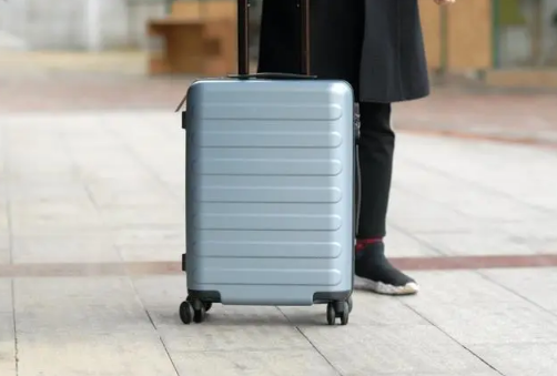 几寸的行李箱可以带上飞机不用托运-行李箱带上飞机的尺寸大小要求