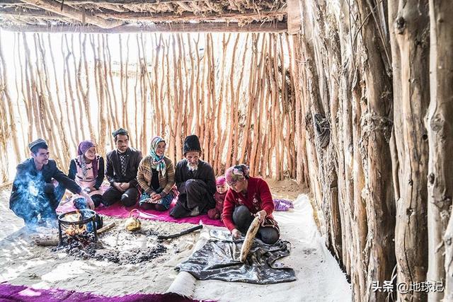 新疆塔克拉玛干沙漠中心，发现神秘古村落，起源至今是一个谜