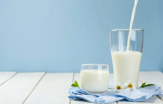 水牛奶和纯牛奶哪个营养价值高1