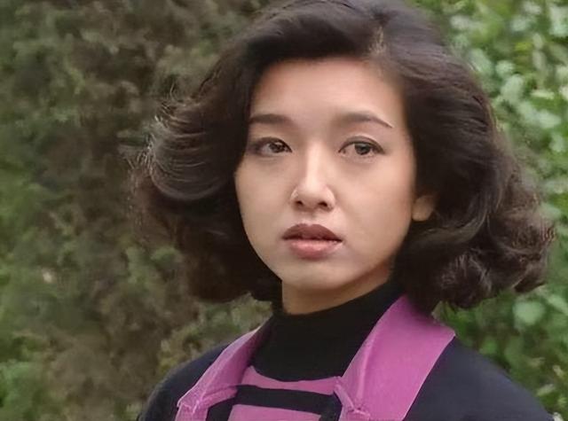 江珊，靳东爱过的女人，出道即巅峰，年轻时的她是真的美