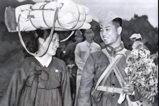 朝鲜姑娘爱上志愿军战士，小伙就地复员留在异国，命运如何