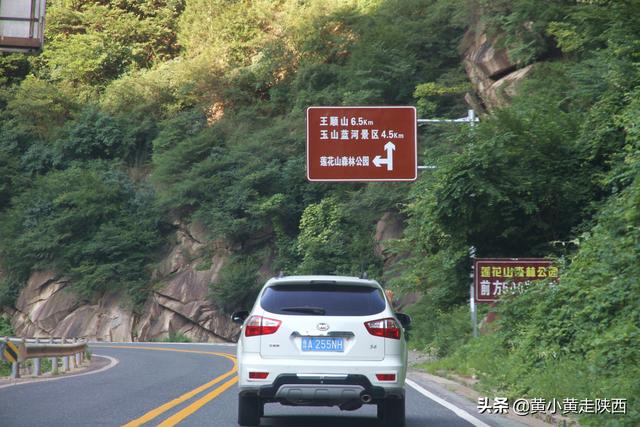 秦岭里有条“另类山路”，穿越南北如履平地，沿线景区扎堆