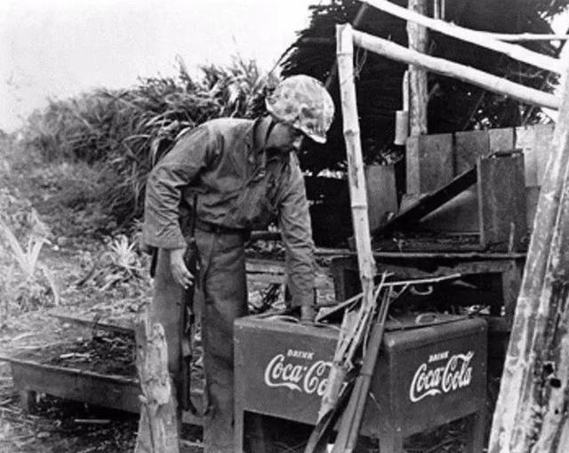 二战碳酸饮料，德军芬达美军可乐日军弹珠汽水，中国军人喝什么？