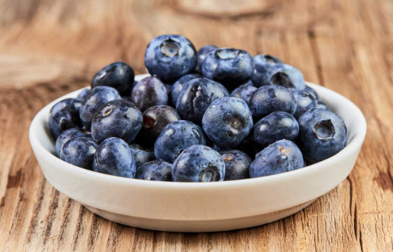 蓝莓用清水洗三遍可以吃吗-蓝莓用清水洗几遍比较好